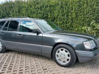 Second-hand Mercedes E280 193 CP (141 kW) 1995 Negru Break
