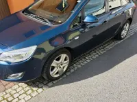 Gebraucht Opel Astra 110 PS (80 kW) 2011 Blau Kombi