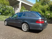 Usado Mercedes E220 Avantgarde 170 CV (125 kW) 2007 Negro Familiar