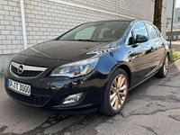 Gebraucht Opel Astra Innovation 179 PS (131 kW) 2012 Schwarz Limousine