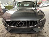 Gebraucht Volvo V60 Inscription 250 PS (183 kW) 2020 Grau Kombi