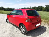 Gebraucht Toyota Yaris 90 PS (66 kW) 2011 Rot Kleinwagen