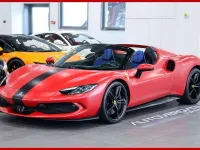 Gebraucht Ferrari 296 662 PS (486 kW) 2025 Rot Cabrio