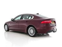 Gebraucht Jaguar XE Business Edition 165 PS (121 kW) 2017 Rot Limousine
