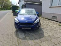 Usado Ford Focus Trend 101 CV (74 kW) 2015 Azul Familiar