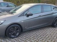Gebraucht Opel Astra Design Edition 131 PS (96 kW) 2021 Platingrau Limousine