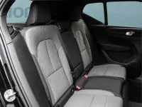 Gebraucht Volvo XC40 Core 163 PS (119 kW) 2025 Schwarz SUV