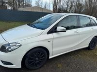 Gebraucht Mercedes B200 139 PS (102 kW) 2012 Weiß Van / Kleinbus