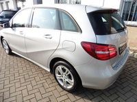 Gebraucht Mercedes B200 Urban 156 PS (114 kW) 2017 Polarsilber  metalliclack Van / Kleinbus