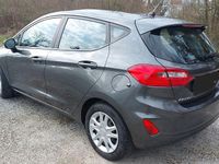Gebraucht Ford Fiesta Cool & Connect 86 PS (63 kW) 2018 Grau Kleinwagen