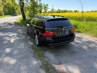 Gebraucht BMW 320 177 PS (130 kW) 2008 Schwarz Limousine