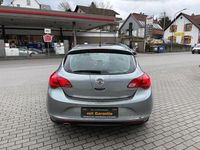 Gebraucht Opel Astra Edition 179 PS (131 kW) 2013 Silbersee/perl silber (m2) Limousine