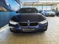 Gebraucht BMW 330 Advantage 252 PS (185 kW) 2018 Blau metallic Kombi