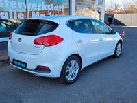 Gebraucht Kia Ceed DREAM-TEAM Edition 99 PS (72 kW) 2015 Deluxe white Kleinwagen