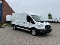Gebraucht Ford Transit Trend 131 PS (96 kW) 2022 Weiß Van / Kleinbus