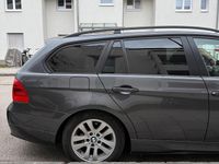 Gebraucht BMW 318 143 PS (105 kW) 2008 Grau Kombi