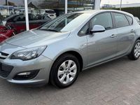 Gebraucht Opel Astra Style 140 PS (102 kW) 2015 Silber Limousine