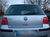 Gebraucht VW Golf IV 105 PS (77 kW) 2002 Grau Kleinwagen