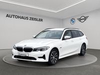 Gebraucht BMW 320e Advantage 204 PS (150 kW) 2022 Alpinweiß uni Kombi