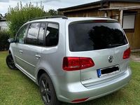Gebraucht VW Touran Trendline 105 PS (77 kW) 2014 Silber Van / Kleinbus