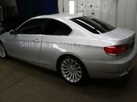 Käytetty BMW 330 272 HP (200 kW) 2007 Hopea Coupe - kaksiovinen