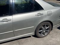 Second-hand Lexus IS200 155 CP (114 kW) 2004 Argintiu Berlinǎ