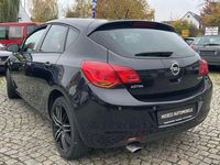 Gebraucht Opel Astra 179 PS (131 kW) 2011 Saphirschwarz mineraleffekt Limousine