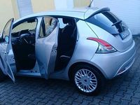 Gebraucht Lancia Ypsilon 95 PS (69 kW) 2018 Silber Kleinwagen
