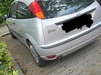 Gebraucht Ford Focus 100 PS (73 kW) 2004 Grau Kleinwagen