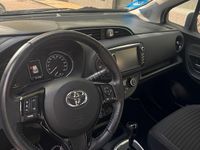 Gebraucht Toyota Yaris Hybrid Style 101 PS (74 kW) 2017 Weiß Kleinwagen