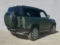 Neu Land Rover Defender SE 349 PS (256 kW) 2026 Grün SUV