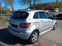 Używany Mercedes B200 140 KM (102 kW) 2011 Srebrny Minivan