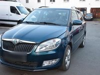 Second-hand Skoda Fabia 86 CP (63 kW) 2012 Albastru Hatchback