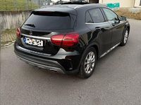 Gebraucht Mercedes GLA250 211 PS (155 kW) 2018 Schwarz SUV