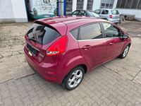 Gebraucht Ford Fiesta Titanium 95 PS (69 kW) 2010 Hot magenta Kleinwagen