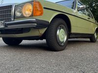 Gebraucht Mercedes 250 129 PS (94 kW) 1978 Grün Limousine