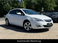 Gebraucht Opel Astra 116 PS (85 kW) 2012 Weiß Limousine