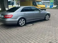 Usado Mercedes E220 Avantgarde 170 CV (125 kW) 2011 Gris Berlina
