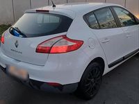 Gebraucht Renault Mégane 101 PS (74 kW) 2009 Weiß Limousine