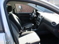 Second-hand Ford Focus 101 CP (74 kW) 2006 Argintiu Berlinǎ