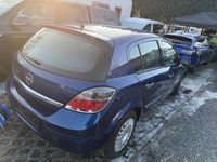 Second-hand Opel Astra Selection 90 CP (66 kW) 2009 Albastru Berlinǎ