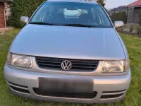 Używany VW Polo 60 KM (44 kW) 1998 Srebrny Hatchback