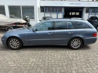 Gebraucht Mercedes E220 170 PS (125 kW) 2006 Blau Limousine