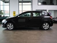 Gebraucht Kia Ceed Spirit 125 PS (91 kW) 2011 Schwarz Kleinwagen