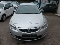 Gebraucht Opel Astra Selection 95 PS (69 kW) 2011 Argonsilber/sovereign/switchbl Kombi