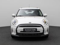 Gebraucht Mini Cooper Classic 136 PS (100 kW) 2023 Nanuq whitec6aschwarz Kleinwagen