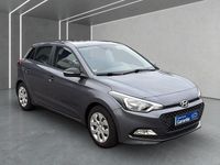 Gebraucht Hyundai i20 Trend 84 PS (61 kW) 2017 Grau Limousine