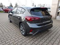 Gebraucht Ford Focus ST-Line 125 PS (91 kW) 2024 Magnetic grau metallic Limousine