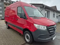 Używany Mercedes Sprinter 150 KM (110 kW) 2021 Czerwony Van
