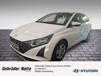 Neu Hyundai i20 Select 101 PS (74 kW) 2025 Atlas white Limousine